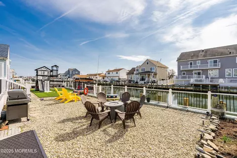 Exterior - 833 Windward Dr, Forked River, NJ 08731 photo 5 of 8