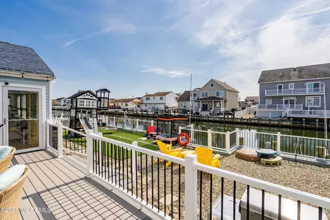 Exterior - 833 Windward Dr, Forked River, NJ 08731 photo 3 of 8