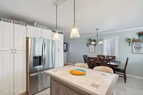Kitchen - 833 Windward Dr, Forked River, NJ 08731 photo 4 of 4