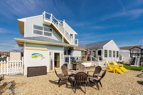Exterior - 833 Windward Dr, Forked River, NJ 08731 photo 8 of 8