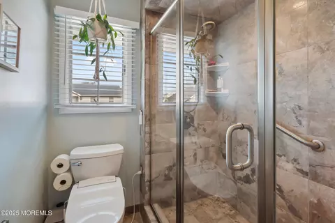 Bath - 833 Windward Dr, Forked River, NJ 08731 photo 2 of 5