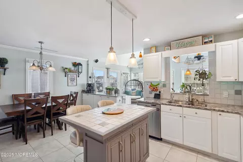Kitchen - 833 Windward Dr, Forked River, NJ 08731 photo 1 of 4