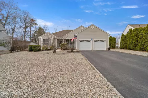 272 Buoy Ave, Manahawkin, NJ 08050