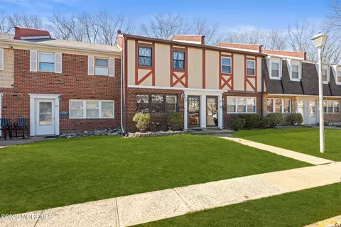 199 Briar Mills Dr, Brick, NJ 08724