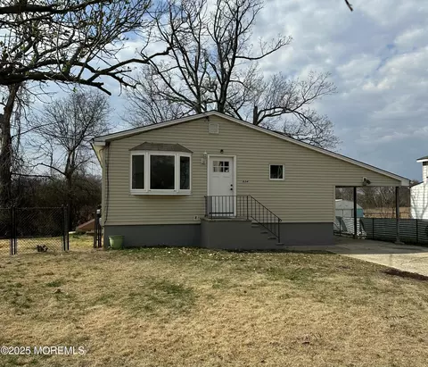 834 Ridge Rd, Cliffwood Beach, NJ 07735