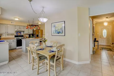 Dining - 265 Bartley Rd, Jackson, NJ 08527 photo 4 of 5