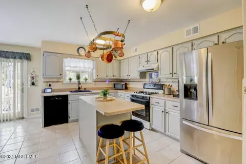 Kitchen - 265 Bartley Rd, Jackson, NJ 08527 photo 2 of 3