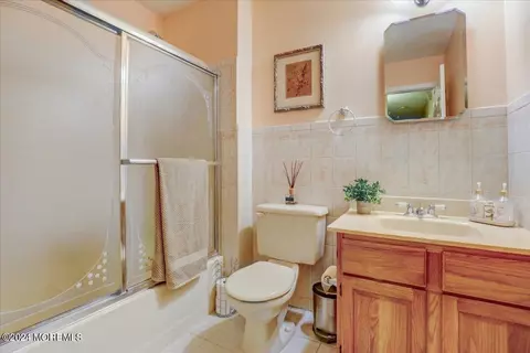 Bath - 265 Bartley Rd, Jackson, NJ 08527 photo 5 of 5