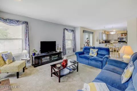 Living - 265 Bartley Rd, Jackson, NJ 08527 photo 4 of 5