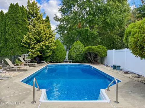 Exterior - 265 Bartley Rd, Jackson, NJ 08527 photo 2 of 16