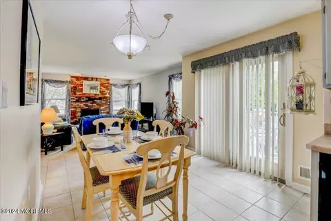Dining - 265 Bartley Rd, Jackson, NJ 08527 photo 5 of 5