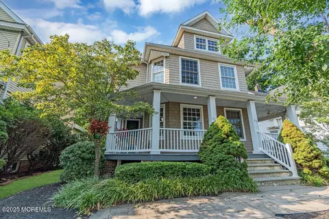 41 Peters Pl, Red Bank, NJ 07701