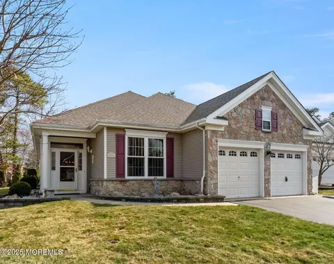 15 Headwaters Pl, Barnegat, NJ 08005
