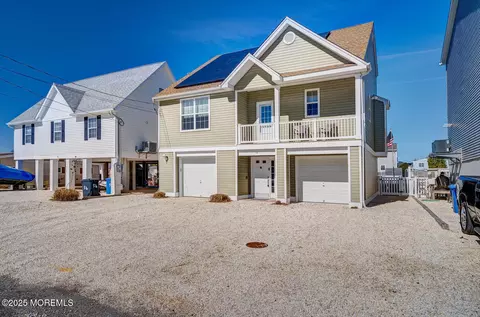 52 Albert Dr, Manahawkin, NJ 08050