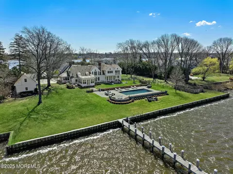 85 Gooseneck Point Rd, Oceanport, NJ 07757
