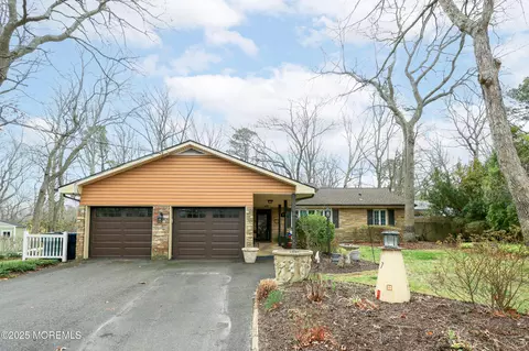 7 Runyon Ct, Little Egg Harbor, NJ 08087