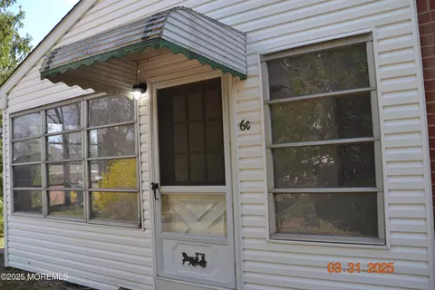 6 Wintergreen Ln #C, Whiting, NJ 08759
