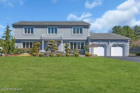 44 Longstreet Rd, Manalapan, NJ 07726