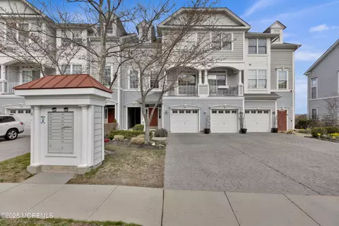 78 Golden Eye Ln, Port Monmouth, NJ 07758