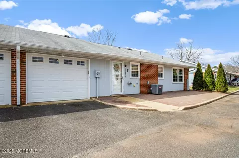 1107 Argyll Cir # A, Lakewood, NJ 08701