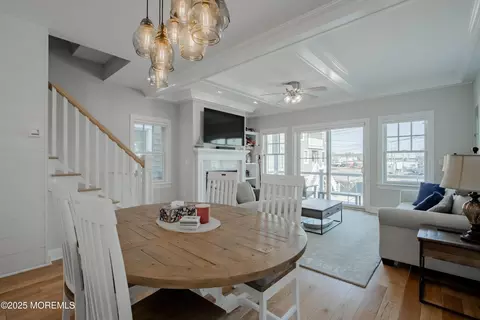 Dining - 26 Beach St, Sea Bright, NJ 07760 photo 2 of 4