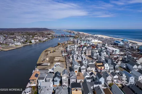 View/Area - 26 Beach St, Sea Bright, NJ 07760 photo 8 of 11