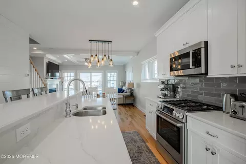 Kitchen - 26 Beach St, Sea Bright, NJ 07760 photo 3 of 4
