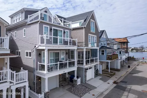 26 Beach St, Sea Bright, NJ 07760