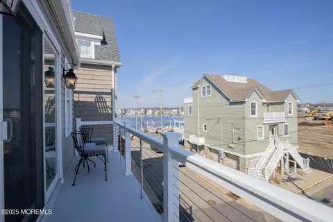 Exterior - 26 Beach St, Sea Bright, NJ 07760 photo 2 of 6
