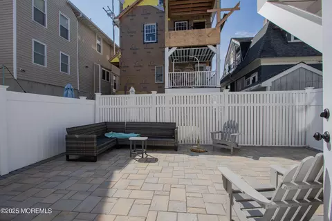 Exterior - 26 Beach St, Sea Bright, NJ 07760 photo 4 of 6