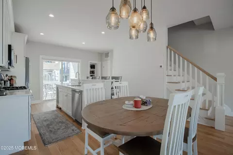 Dining - 26 Beach St, Sea Bright, NJ 07760 photo 3 of 4