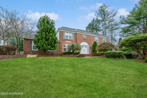 44 Manor Dr, Marlboro, NJ 07746