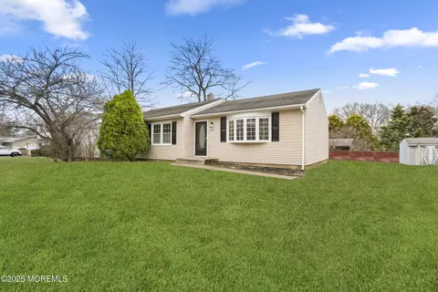 1316 5th Ave, Toms River, NJ 08757