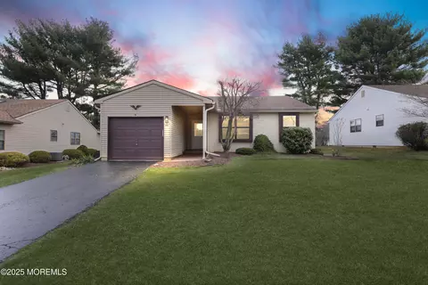 49 Lakeview Dr, Marlboro, NJ 07746