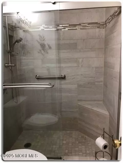 72 Storm Jib Ct, Bayville, NJ 08721