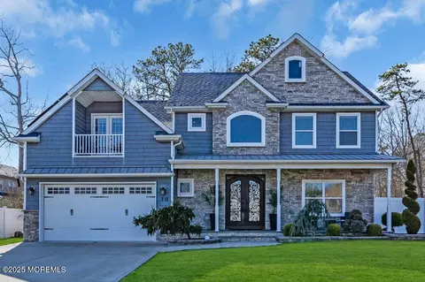 10 Jefferson Ave, Bayville, NJ 08721