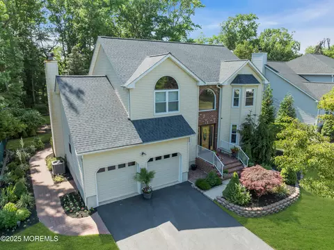 1624 Melville St, Oakhurst, NJ 07755