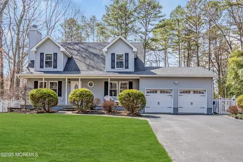 1415 Reed Rd, Cream Ridge, NJ 08514