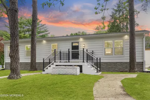 1 Woodchuck Pkwy, Whiting, NJ 08759