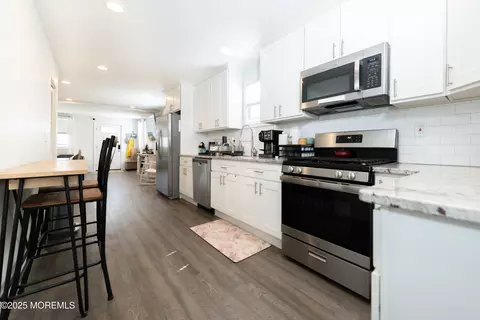 125 Seabreeze Way, Keansburg, NJ 07734