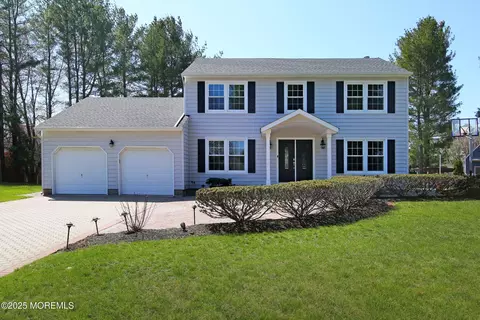 5 Regal Ct, Holmdel, NJ 07733