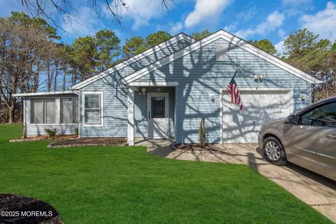 5 Derby Ct, Forked River, NJ 08731