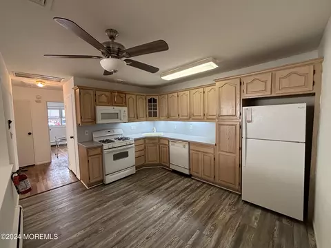 8 Cypress St #B, Manchester, NJ 08759