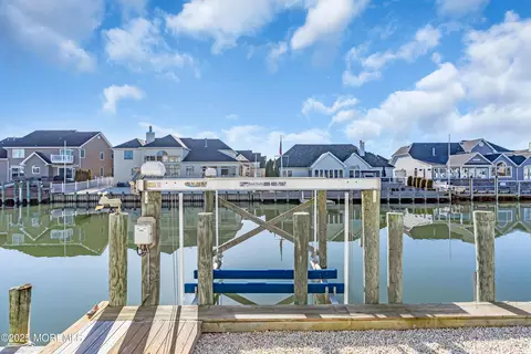 Exterior - 830 Spar Dr, Forked River, NJ 08731 photo 12 of 14