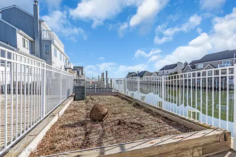 Exterior - 830 Spar Dr, Forked River, NJ 08731 photo 10 of 14