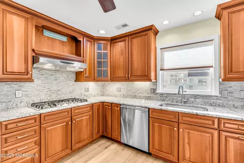 Kitchen - 830 Spar Dr, Forked River, NJ 08731 photo 6 of 6
