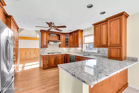 Kitchen - 830 Spar Dr, Forked River, NJ 08731 photo 4 of 6