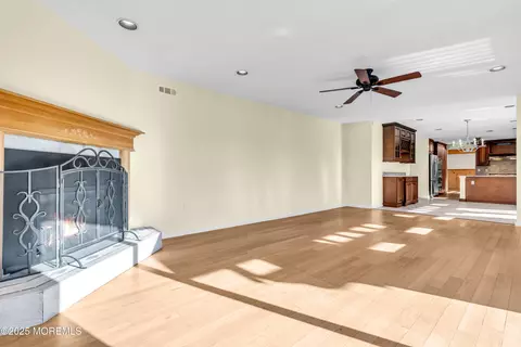 Living - 830 Spar Dr, Forked River, NJ 08731 photo 10 of 12