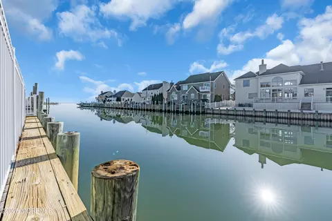 830 Spar Dr, Forked River, NJ 08731