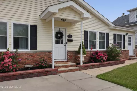 18 Smock St, Neptune City, NJ 07753